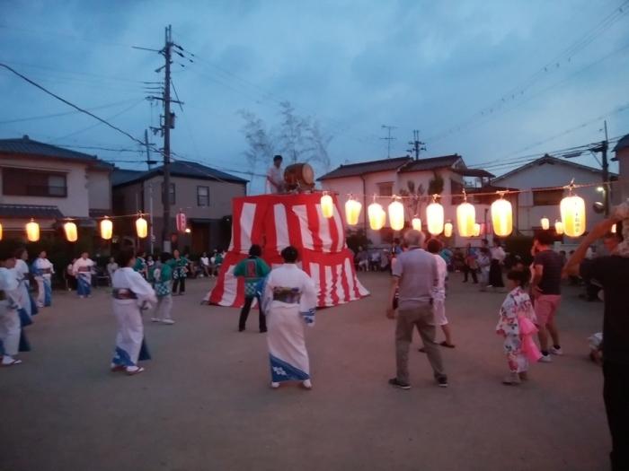 盆踊りの様子