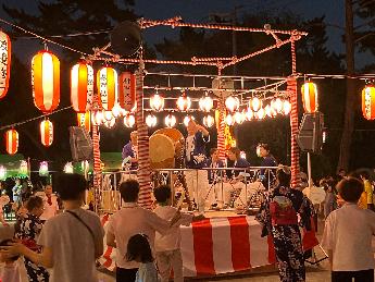 第57回緑ヶ丘公園盆踊り大会夜店の様子