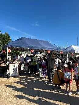 瑞穂小学校地区ふれあいまつり(県高初出店)