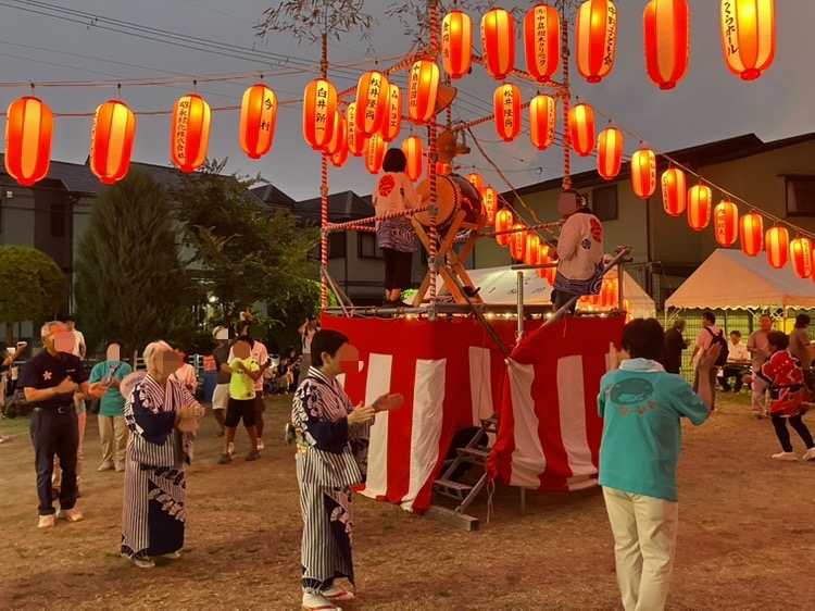 盆踊りの様子