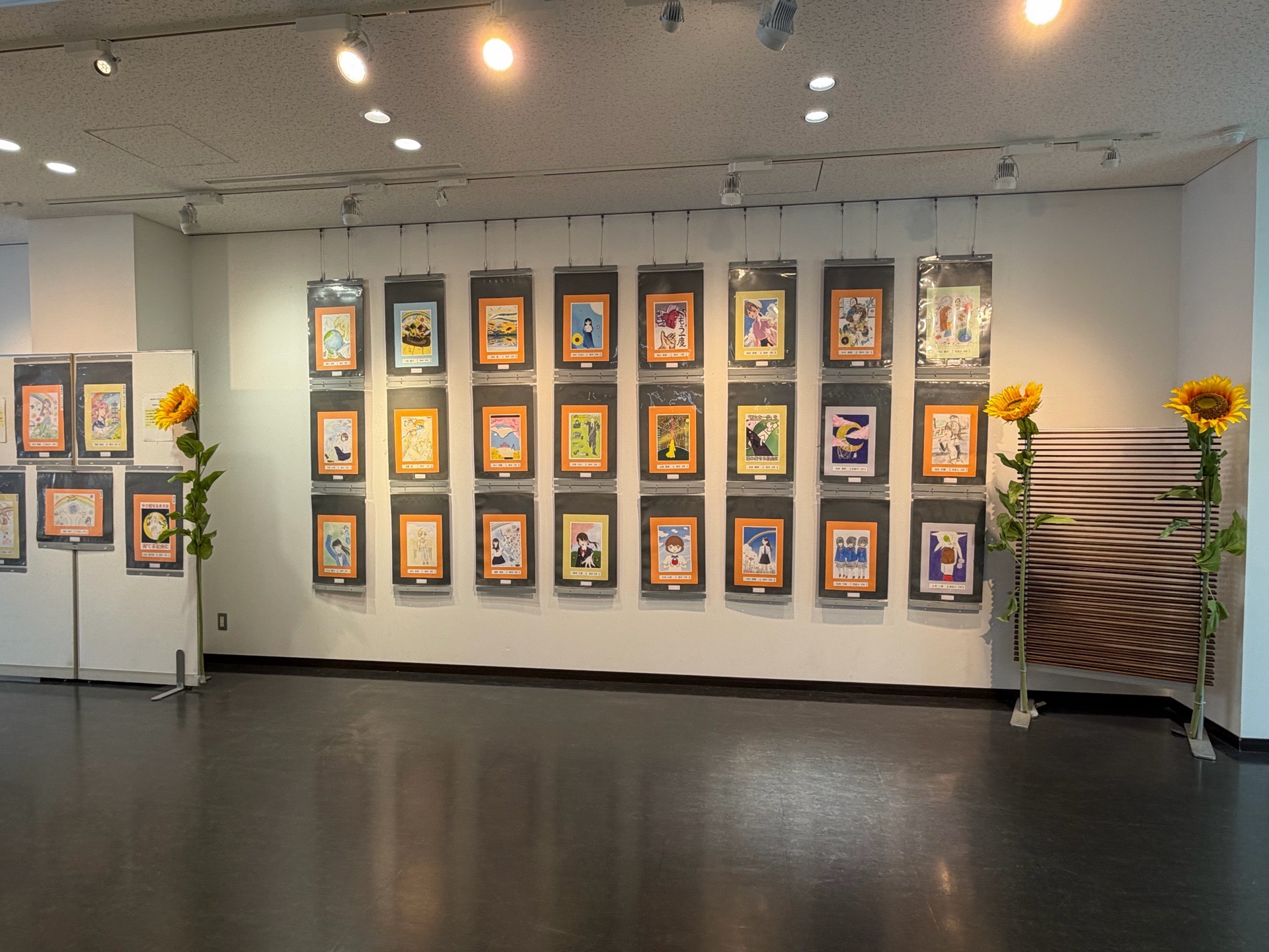 イラスト展示会の入って奥の方の様子