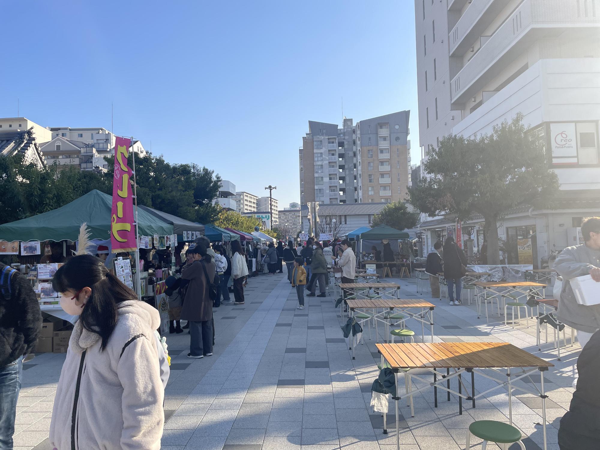 伊丹クリスマスマーケット朝の様子