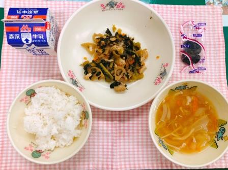 小松菜と鶏肉の炒め物など