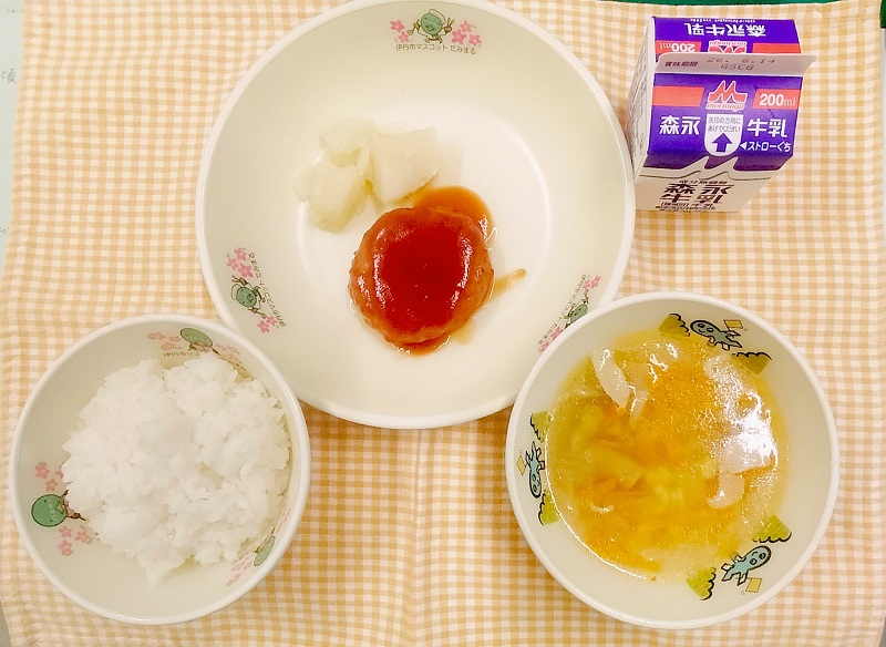 ハンバーグのソースかけなど