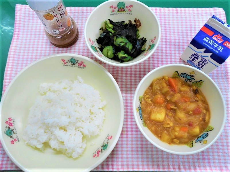 米粉のチキンカレーなど