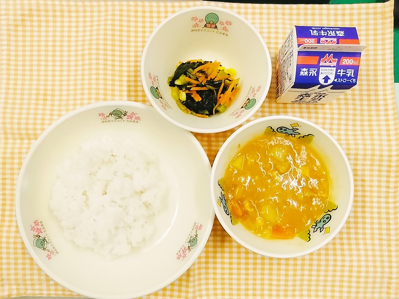 米粉のチキンカレーなど