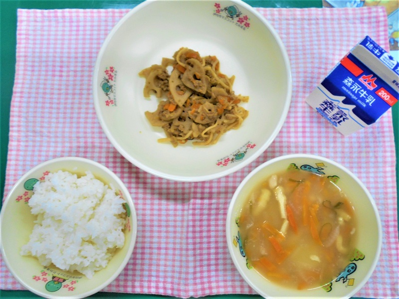 レンコンとひき肉のピリ辛炒めなど