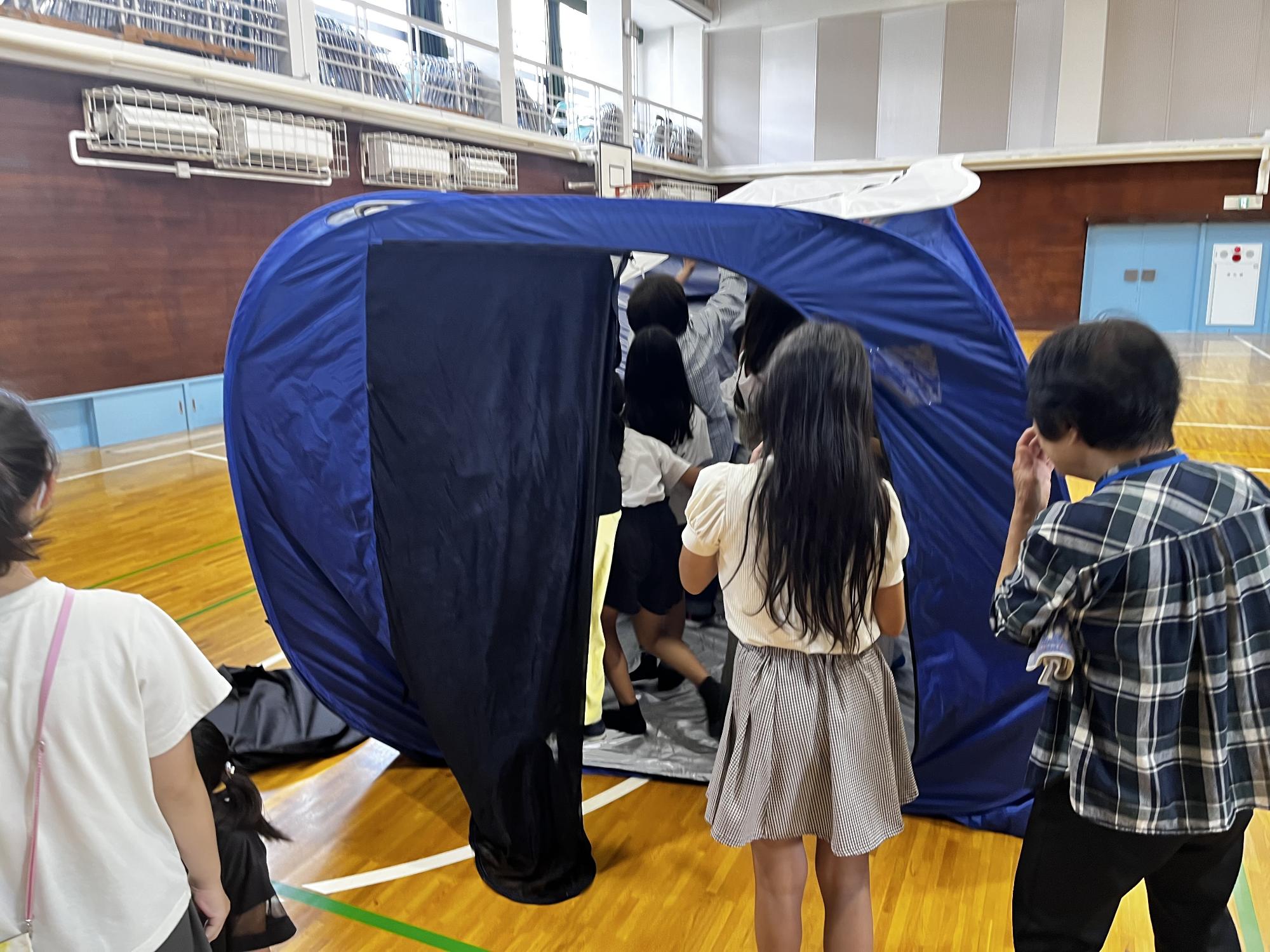 笹原小学校間仕切りテント