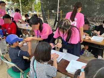 瑞穂小学校地区ふれあいまつり（県高出店）