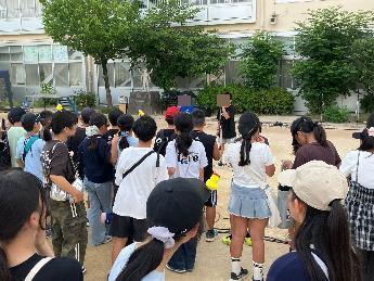 瑞穂小学校地区ふれあいまつり（子どもたちによる歌のステージ）