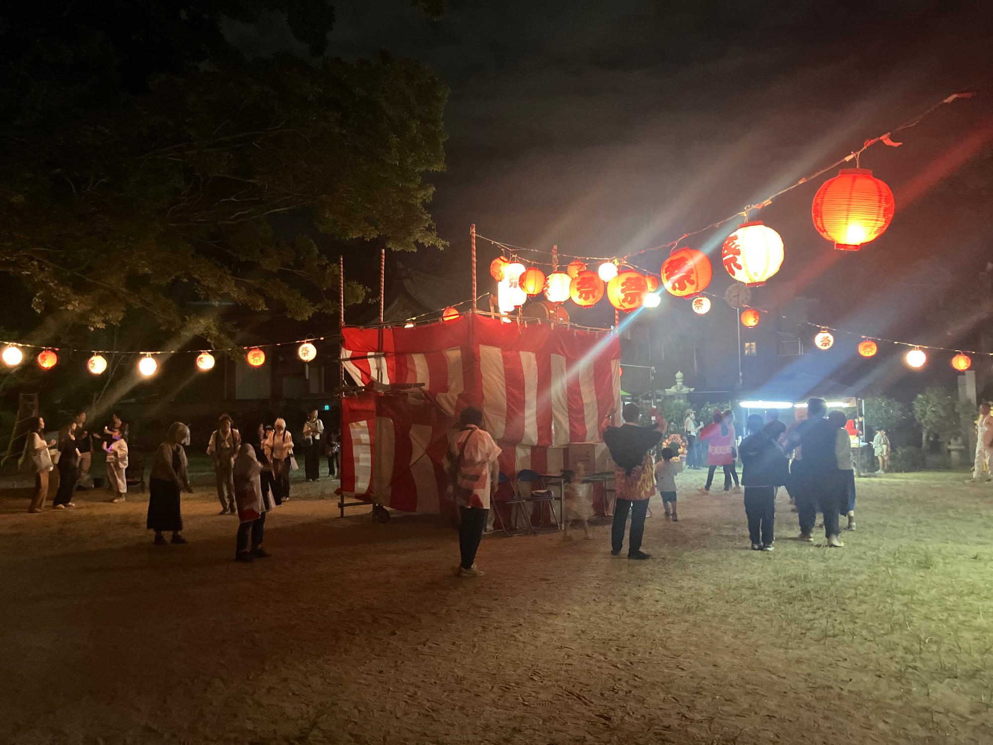夜まで盆踊りを楽しまれていました
