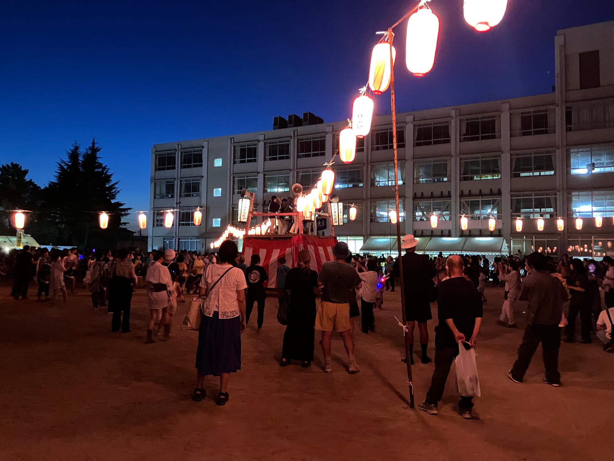 夜まで盆踊りを楽しまれていました