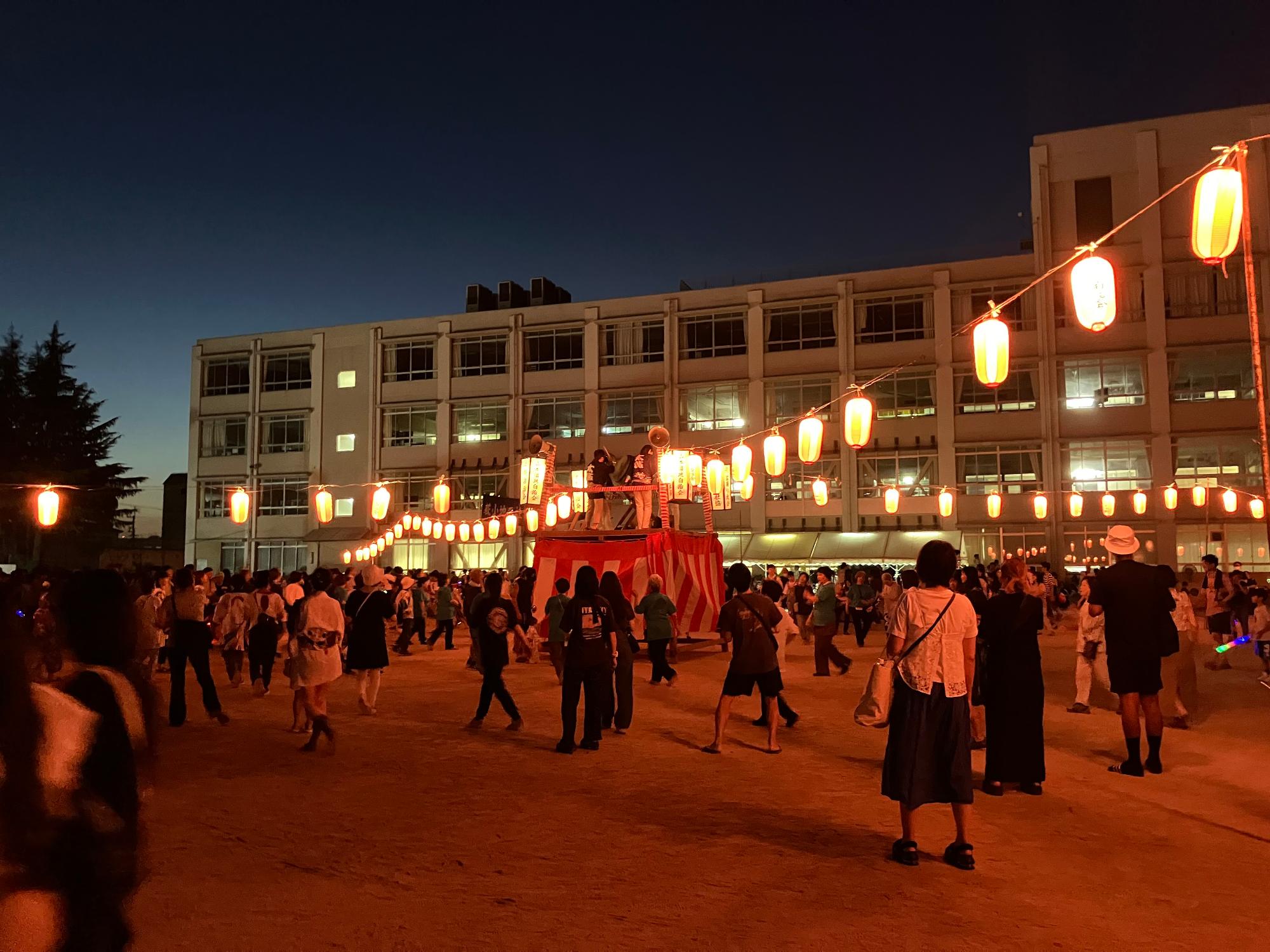夜まで盆踊りを楽しまれていました