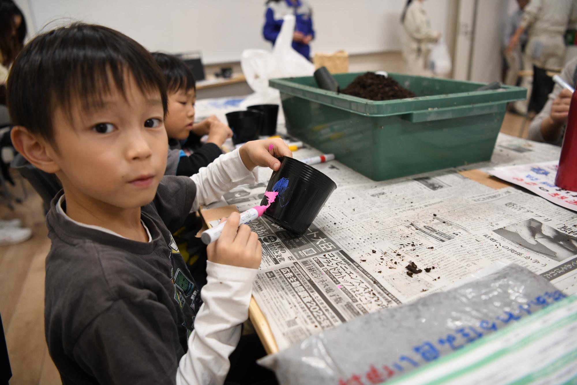 ポッドづくりの様子