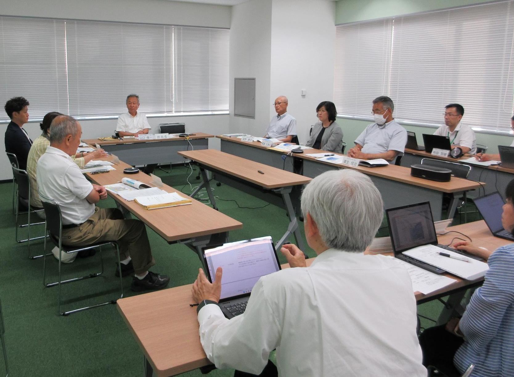 審議会の様子