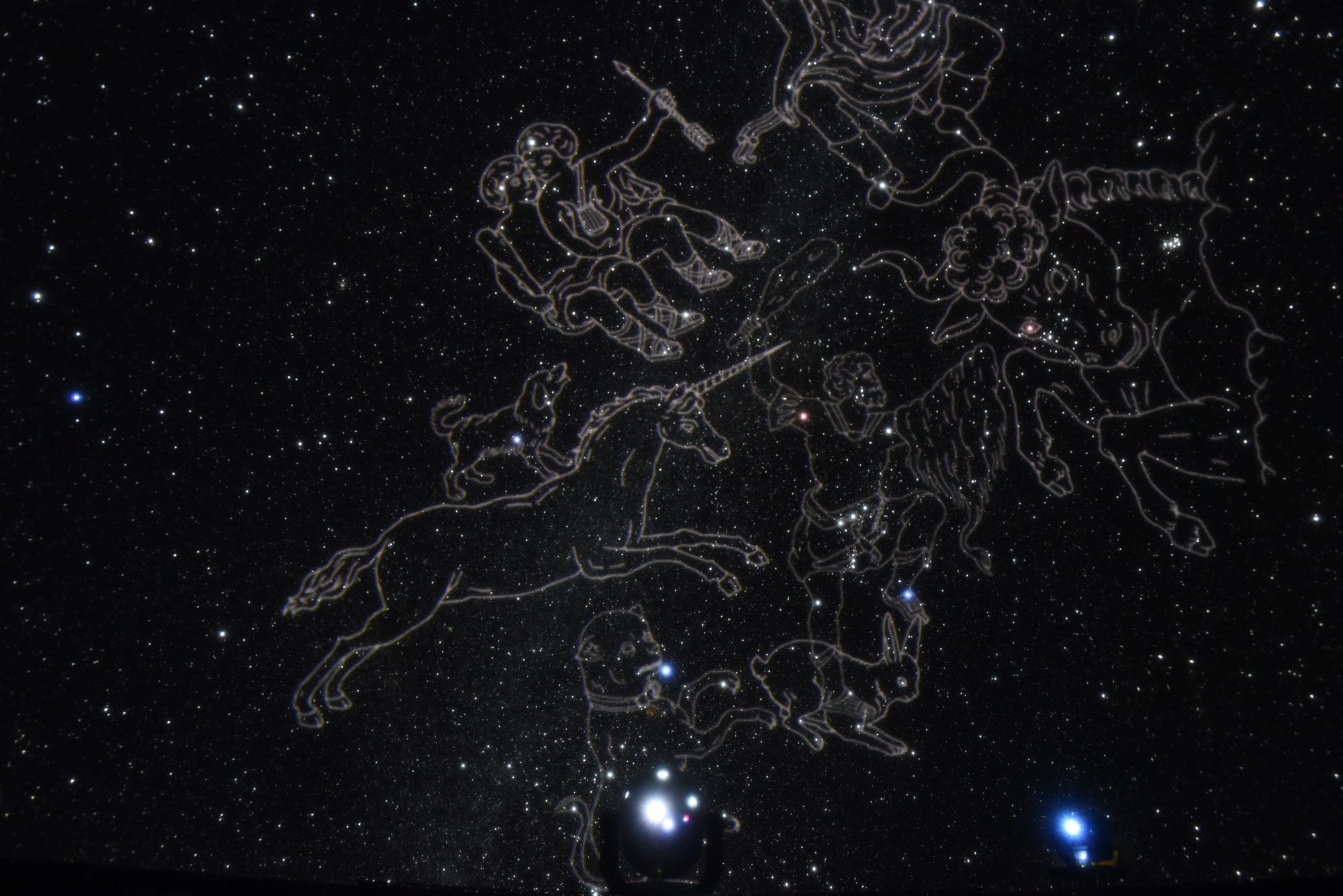 メガスターが映し出す冬の星空