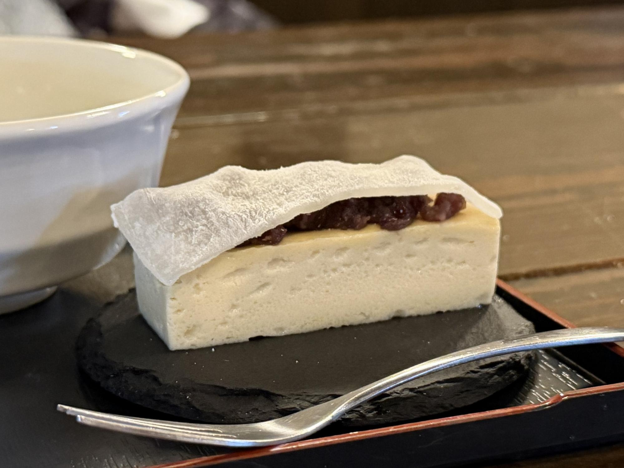 横から見た荒木村重チーズケーキ