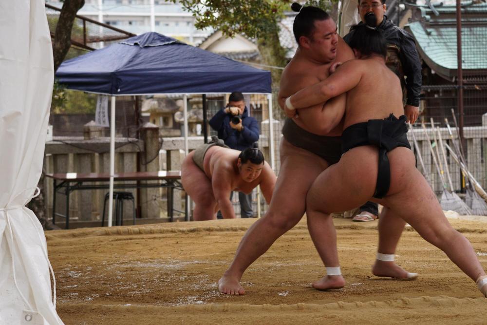 市立伊丹草莽場での秀ノ山部屋の練習風景