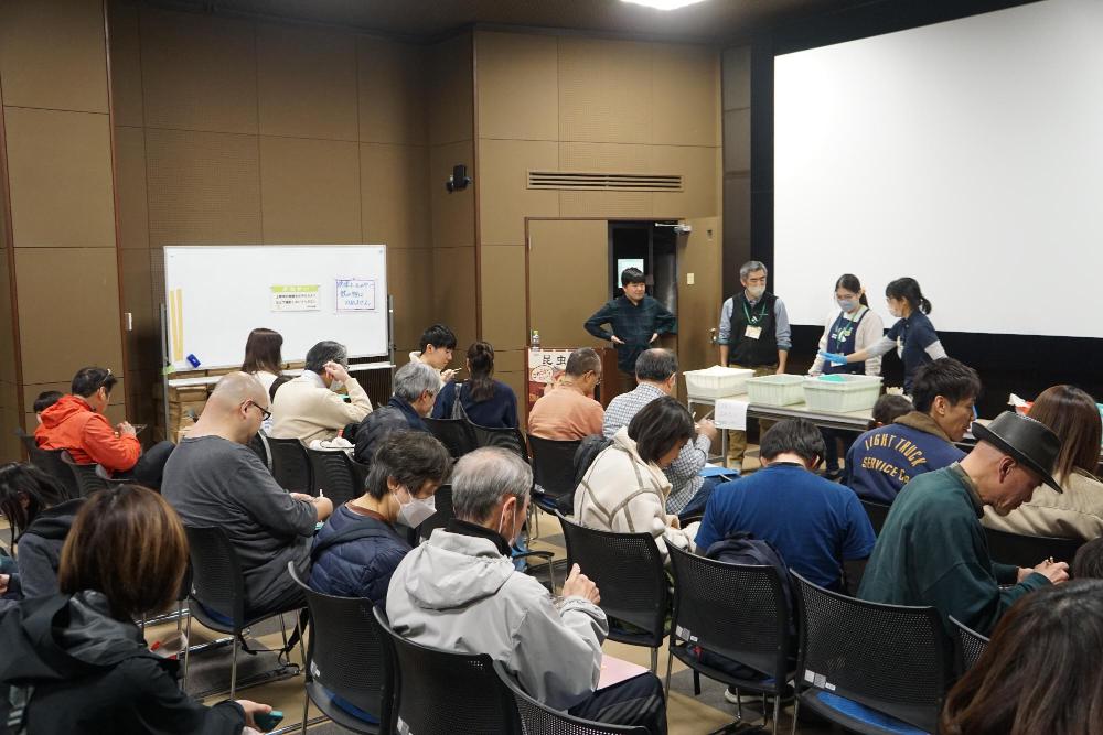 伊丹市昆虫館昆虫食試食会会場全体