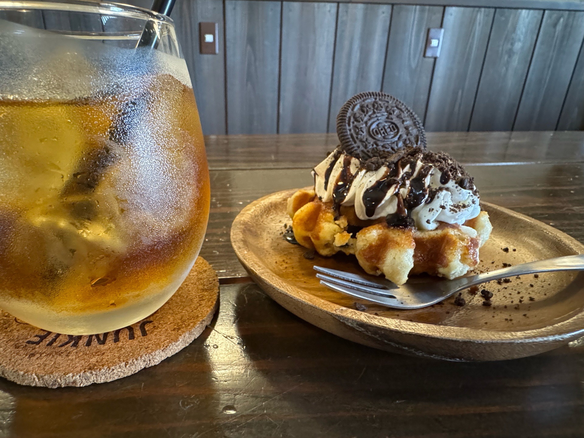村重プロジェクトバーガージャンキーワッフルコラボ