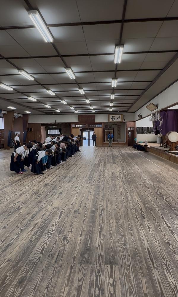 親子でなぎなた教室 全員で礼