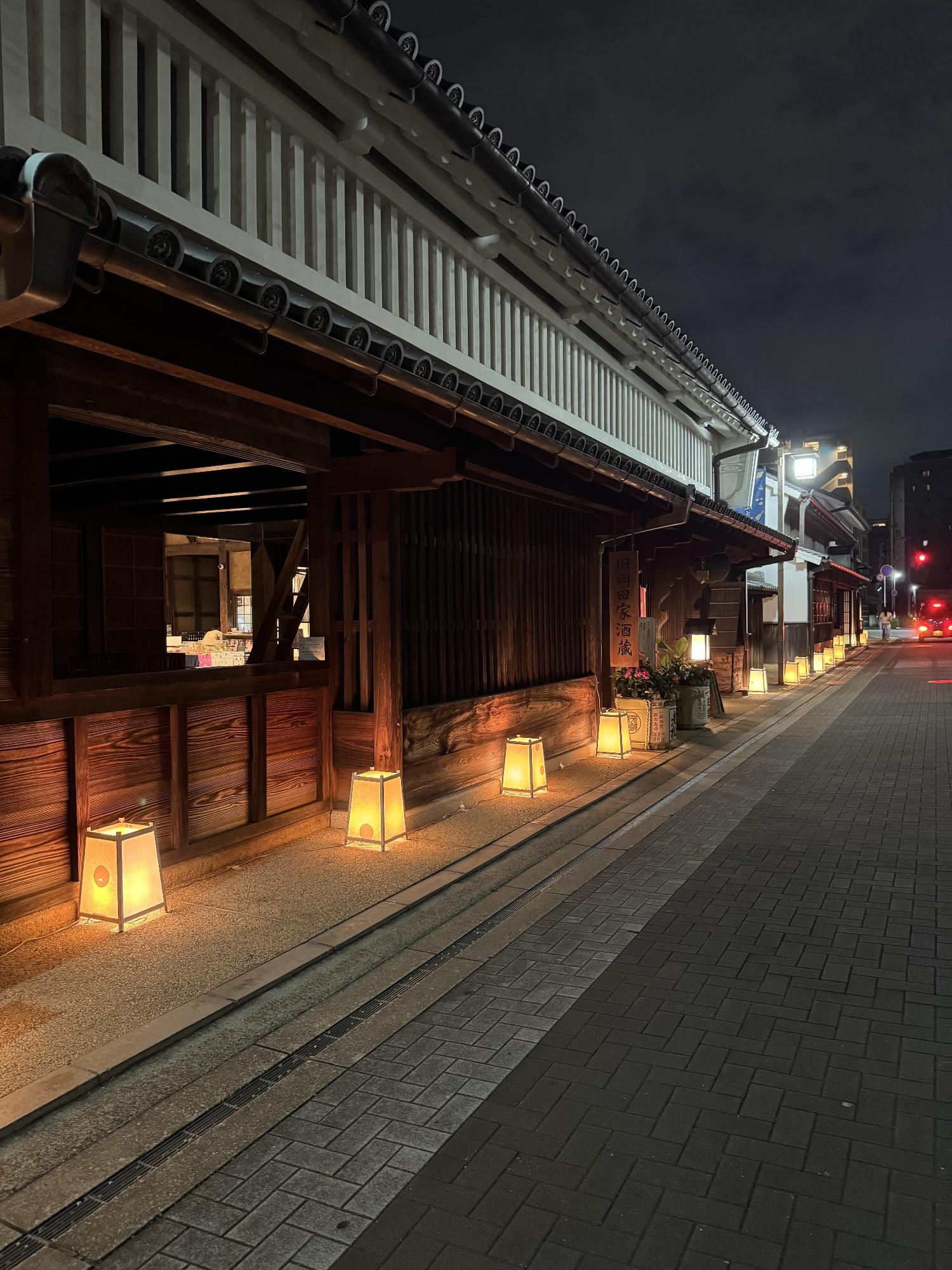 なくむしとごうちょうの市立伊丹みゅーじあむ横の行灯