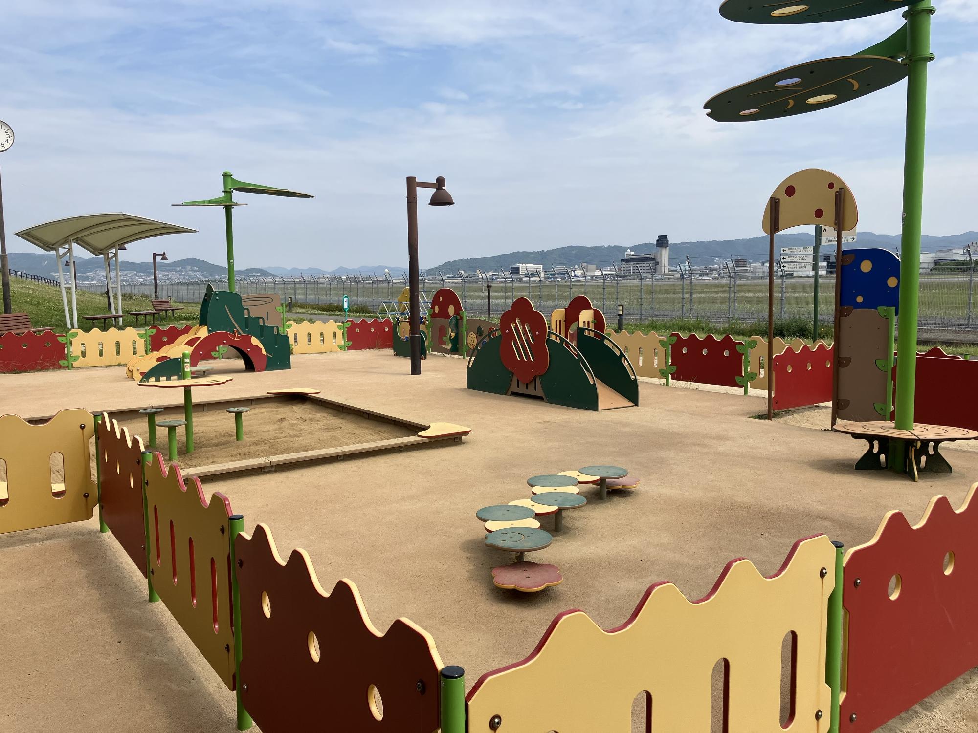 すかいぱーくちいさいこどもがあそべるからふるな遊具