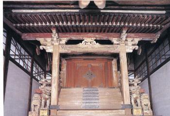 鴻池神社本殿の写真