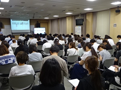 教員アンケートの結果を反映した研修の様子です。