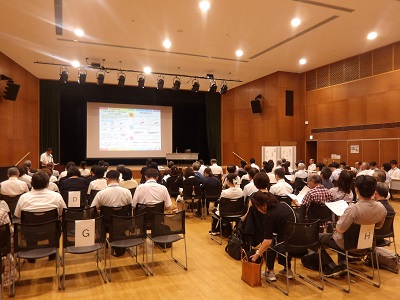 当日の会場の様子です。