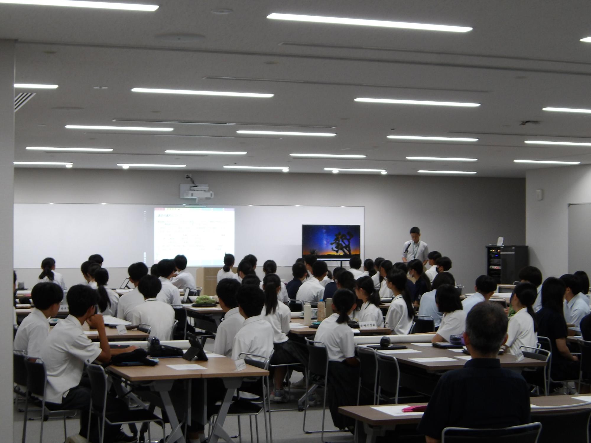 当日の会場の様子です。