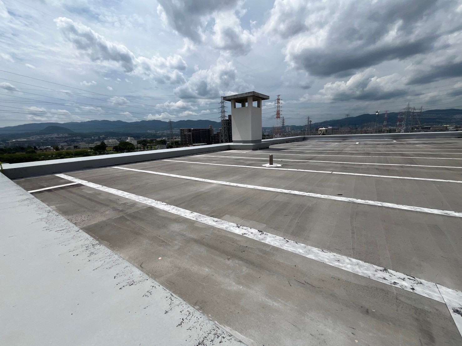 伊丹市立池尻小学校の太陽光発電設備設置前の写真