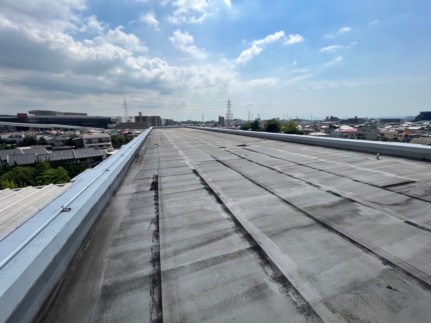 伊丹市立池尻小学校の太陽光発電設備設置前の写真