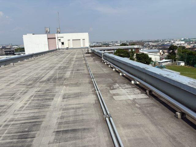 伊丹市立神津小学校の太陽光発電設備設置前の写真