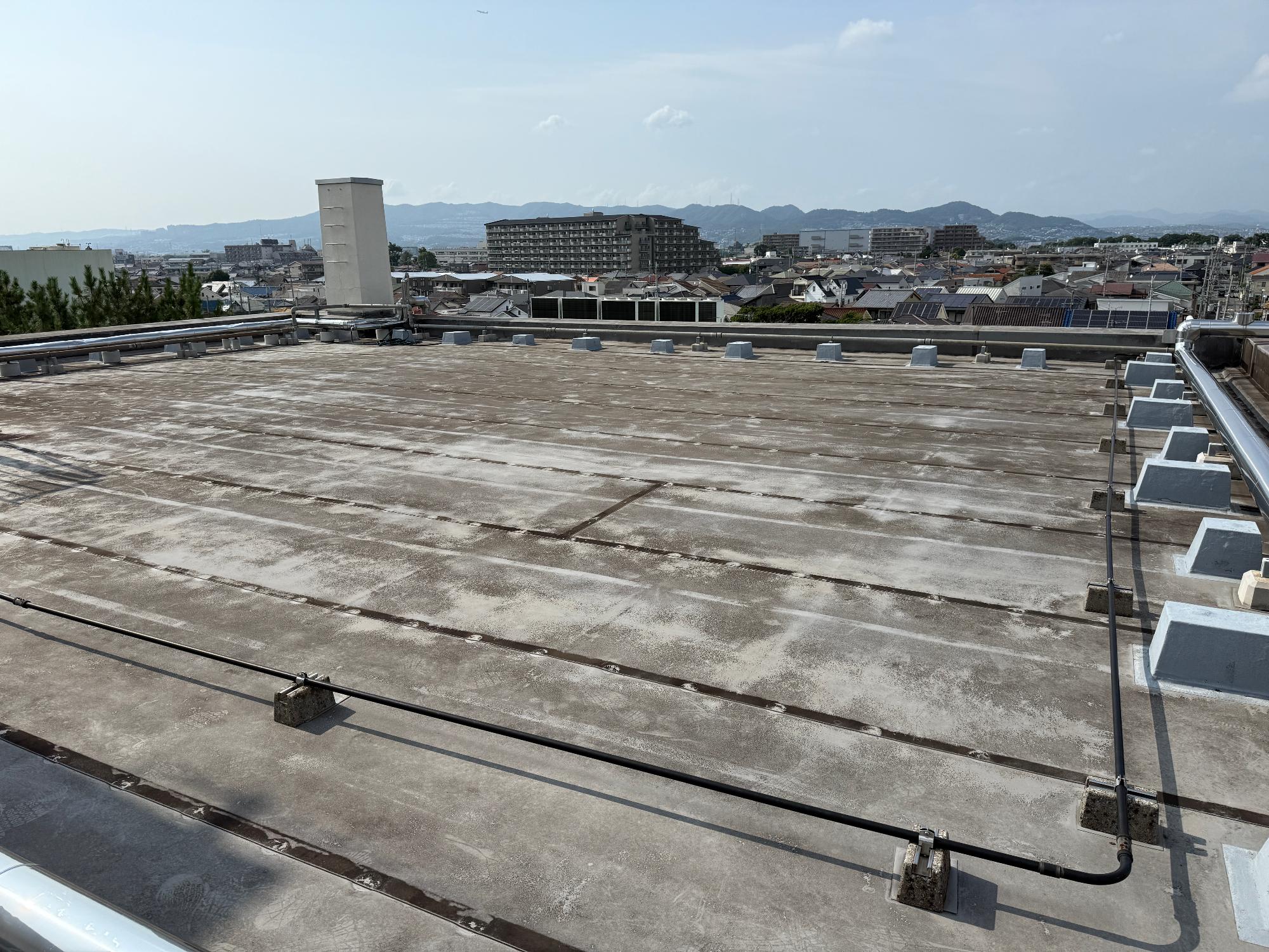 伊丹市立北中学校の太陽光発電設備設置前の写真