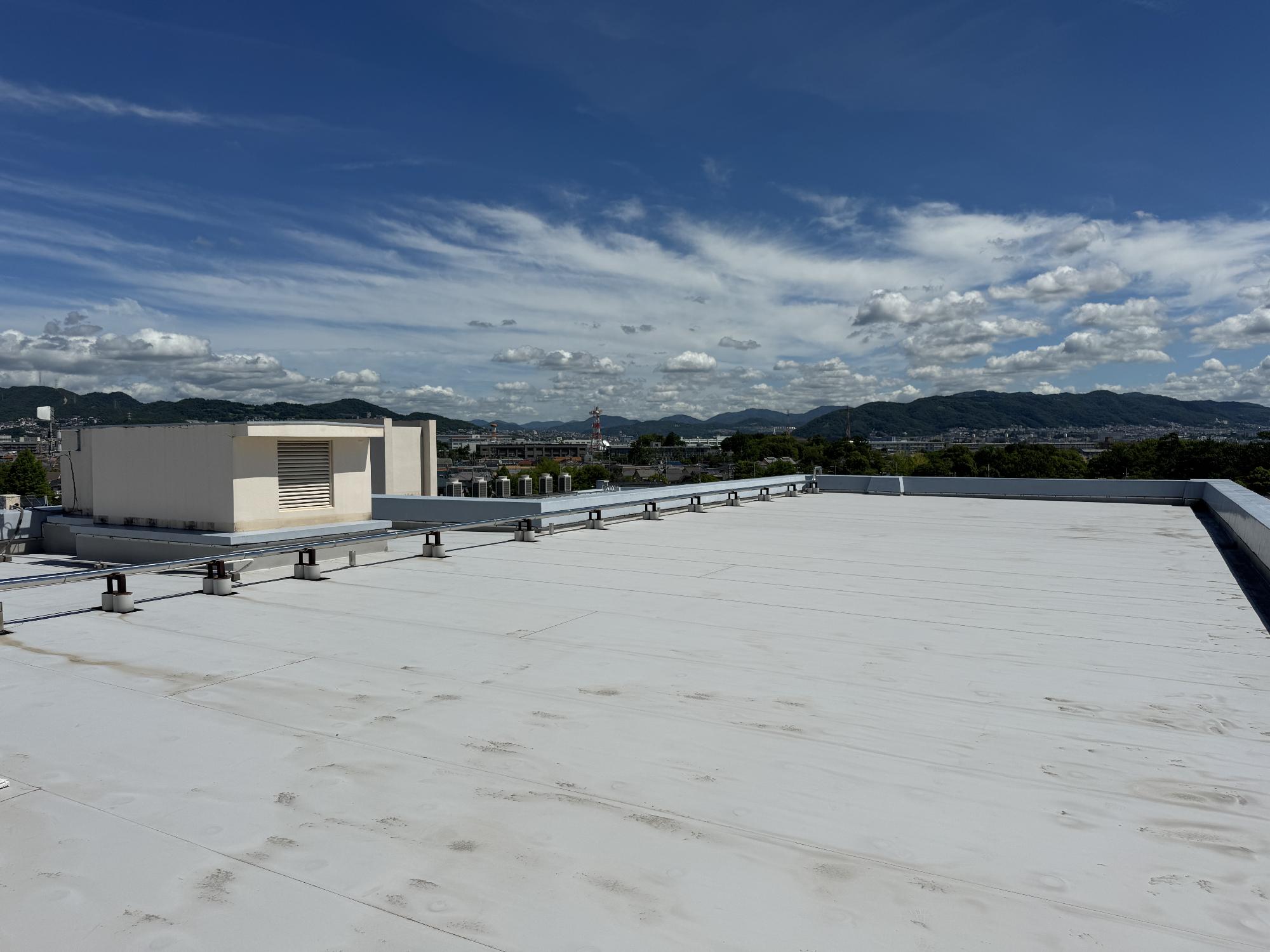 伊丹市立瑞穂小学校の太陽光発電設備設置前の写真