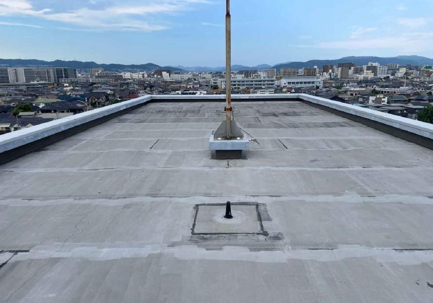 伊丹市立鈴原小学校の太陽光発電設備設置前の写真