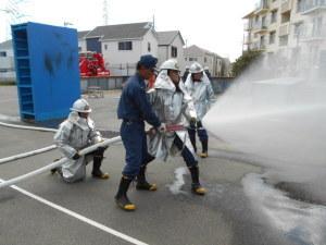 ポンプ操法訓練の様子