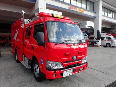 スモールタンク車（小型水槽付きポンプ車）の写真