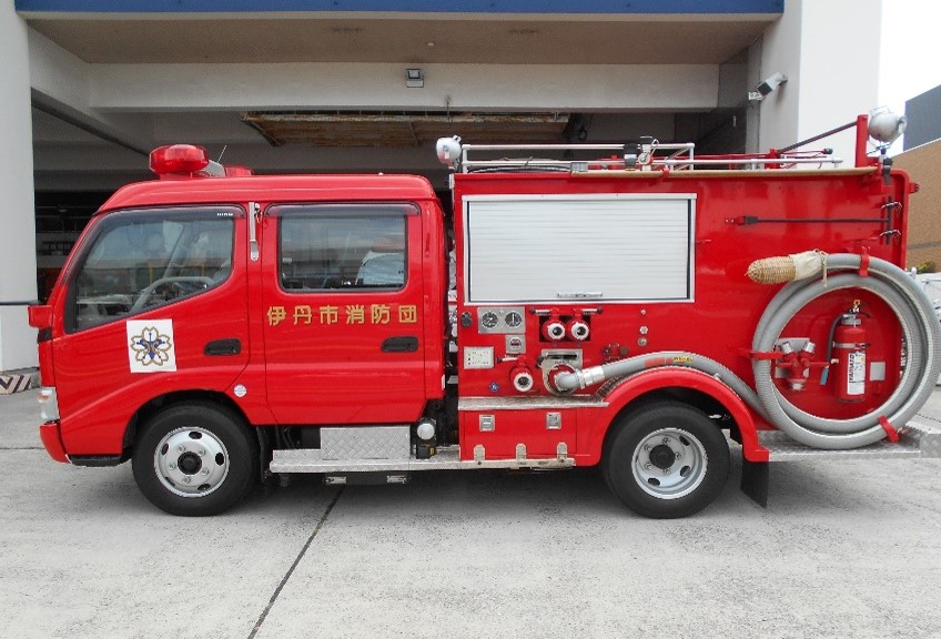消防ポンプ車（左側）
