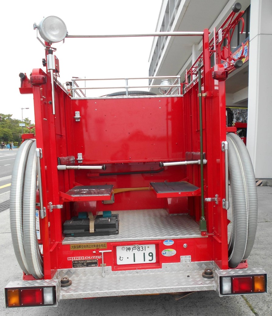 消防ポンプ車（後ろ）